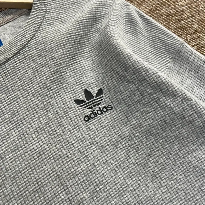 [BUNJANG] Adidas Grey Waffle Sweatshirt / 아디다스 그레이 와플 맨투맨 95