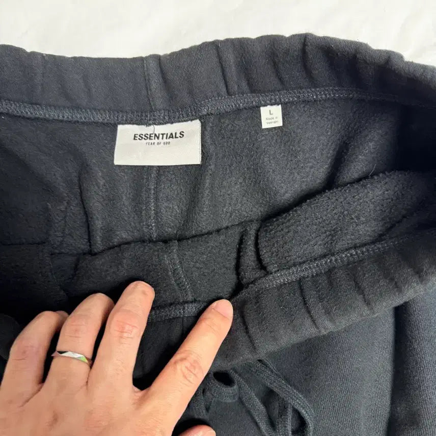 [SOLD OUT] [L] 에센셜 스웨트 쇼츠 반바지 블랙