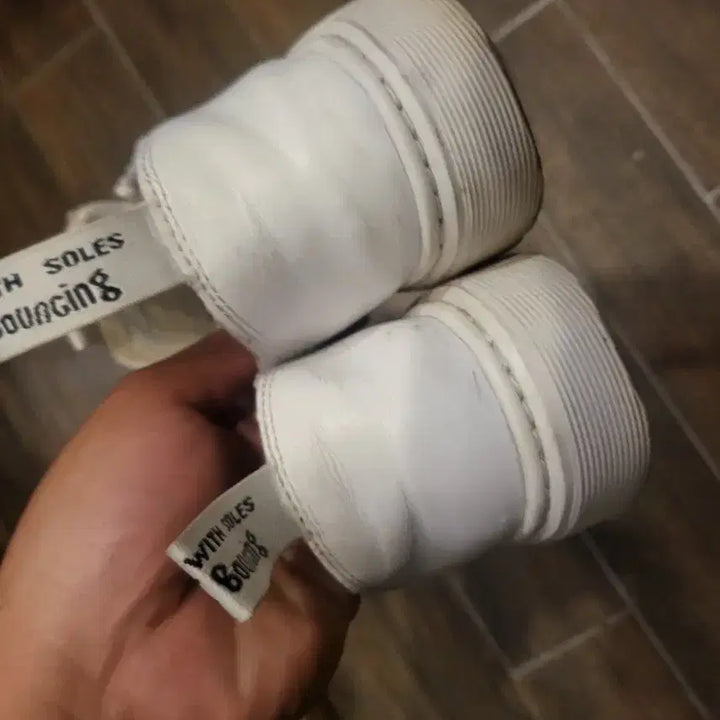 [BUNJANG] Dr. Martens White Platform Sneakers / 닥터마틴 화이트 플랫폼 스니커즈 41