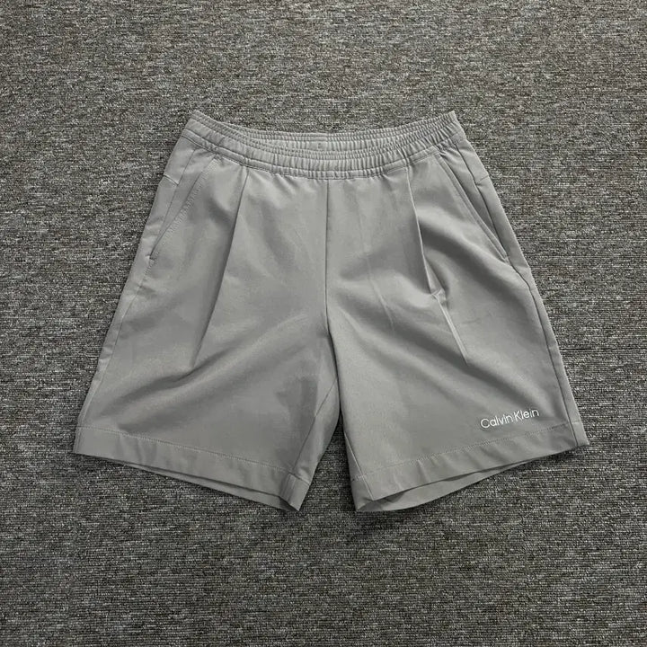 [BUNJANG] Calvin Klein Performance Shorts Beige / 캘빈클라인 퍼포먼스 반바지 S 베이지