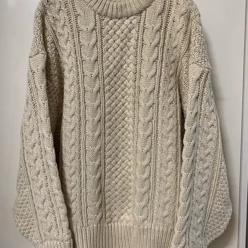 [BUNJANG] Alpaca Cable Knit Sweater - Beige / 알파카 케이블 니트 스웨터 베이지