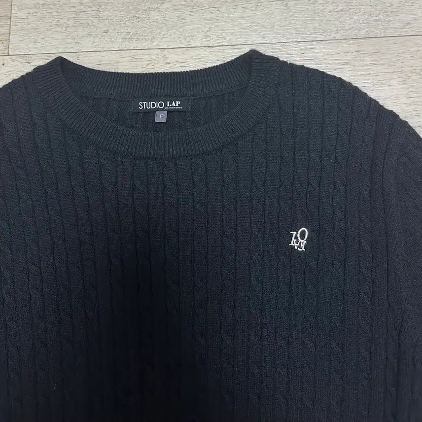 [SOLD OUT] 랩 러브참 꽈배기 풀오버 니트