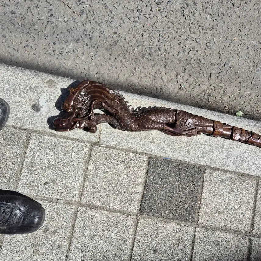 [BUNJANG] Wooden Dragon Staff / 18    180   5 센치통나무조각 용지팡이
