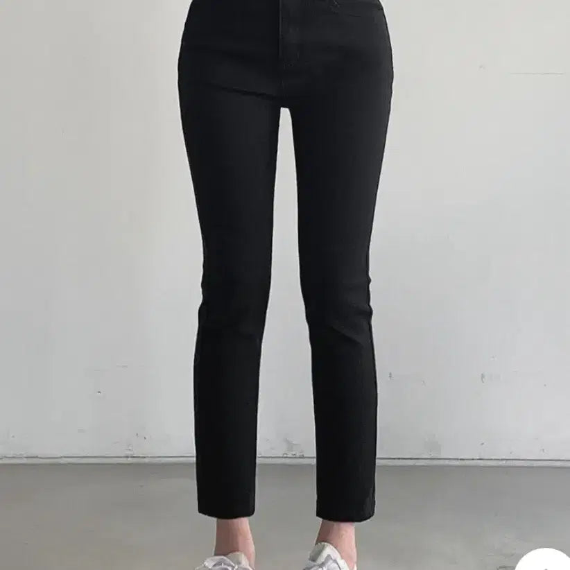 [SOLD OUT] 고고싱 블랙 일자 데님팬츠