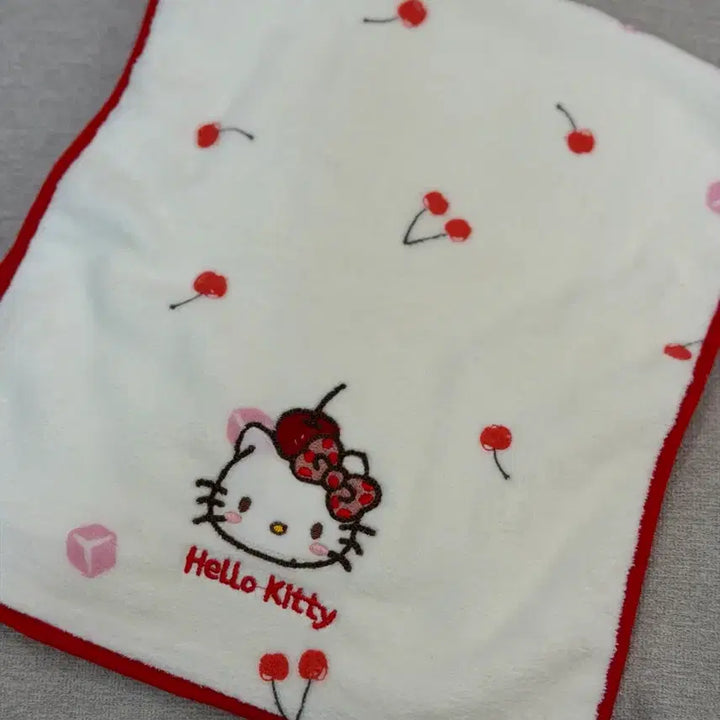 [BUNJANG] Sanrio Hello Kitty Embroidered Jacquard Towel / 정품 헬로키티 자수 타올 새상품