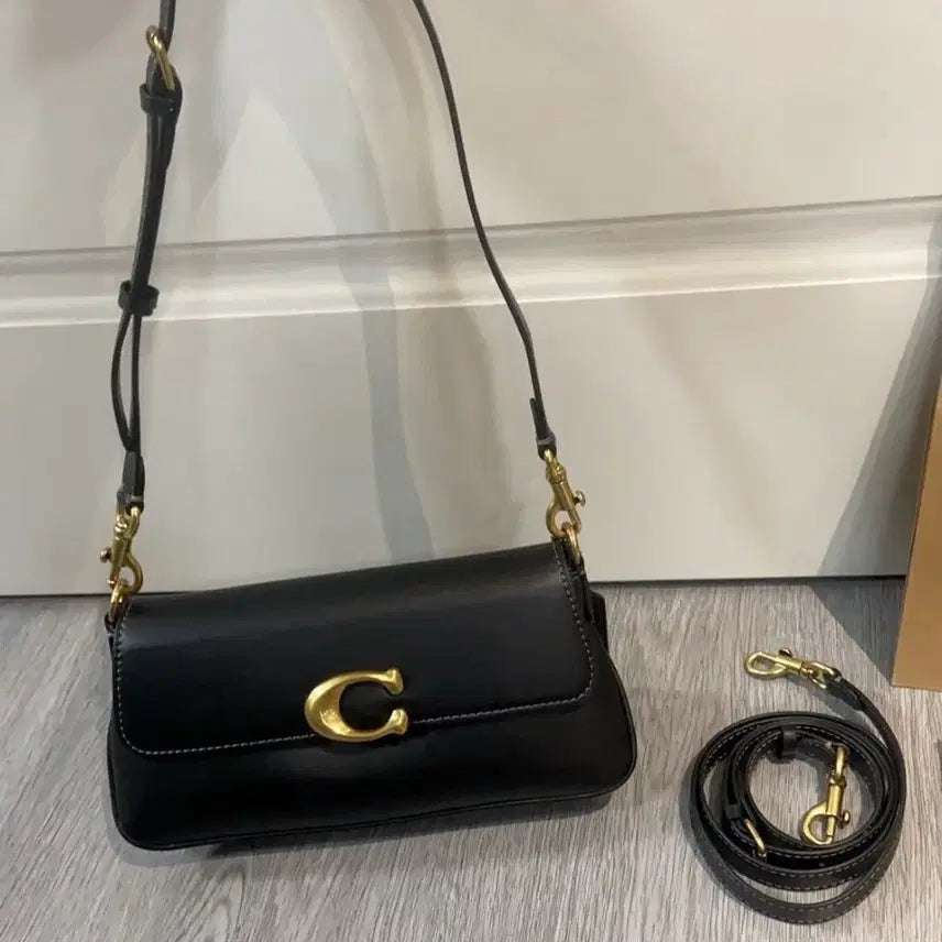 [BUNJANG] Coach Black Leather Shoulder Bag / 코치 블랙 레더 숄더백 / 크로스백