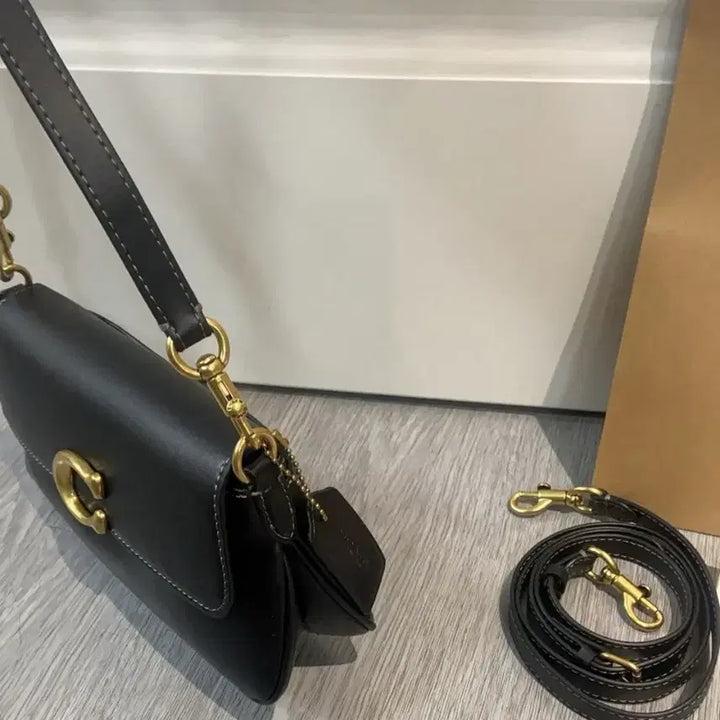 [BUNJANG] Coach Black Leather Shoulder Bag / 코치 블랙 레더 숄더백 / 크로스백