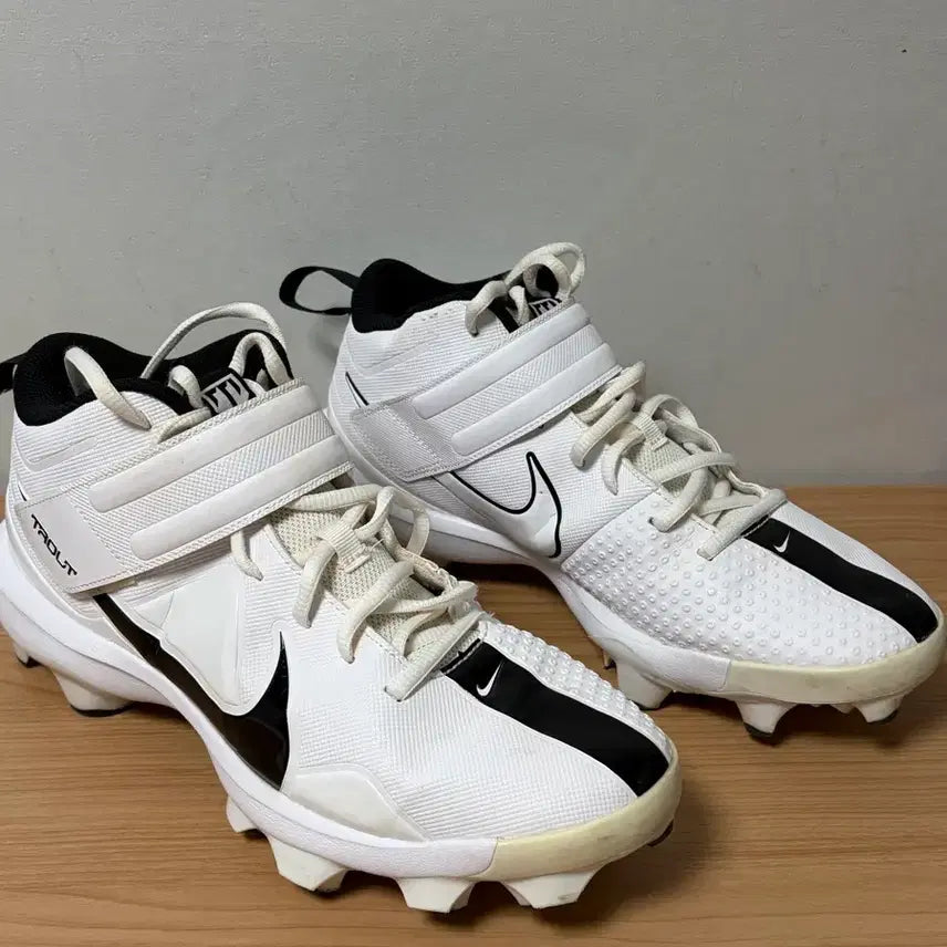 [SOLD OUT] 나이키 포스 트라웃 7 프로 MCS 포인트화 야구화 270