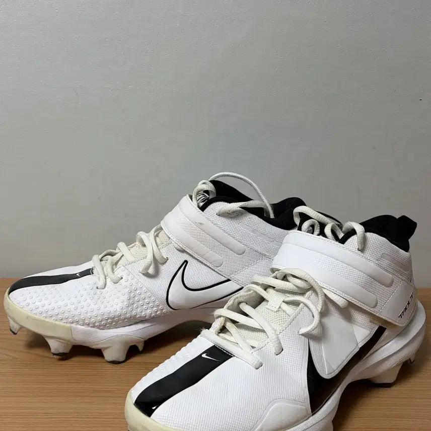 [SOLD OUT] 나이키 포스 트라웃 7 프로 MCS 포인트화 야구화 270