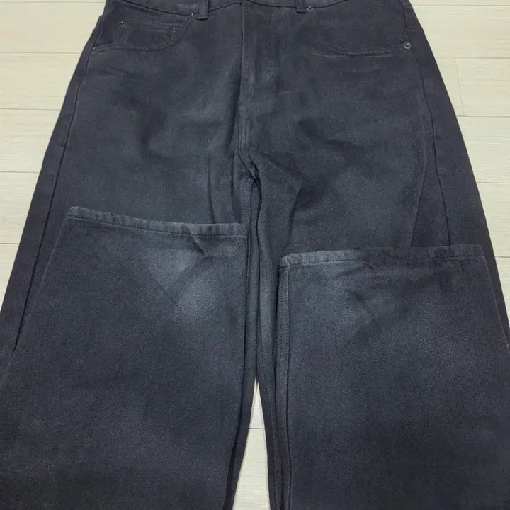 [SOLD OUT] (m)렉토 루즈핏 블랙 데님 팬츠