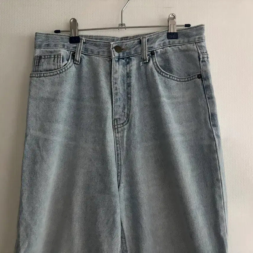 [BUNJANG] Light Wash Denim Wide Leg Pants / 연청 데님 와이드 팬츠