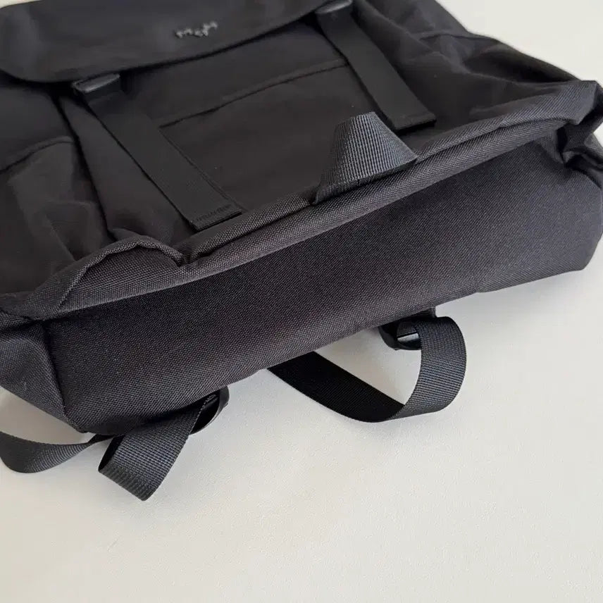 [BUNJANG] MAH YOUNG TOUR 30L Backpack Black / [새제품] 마흐 영투어 백팩 30L_블랙 (남녀공용)