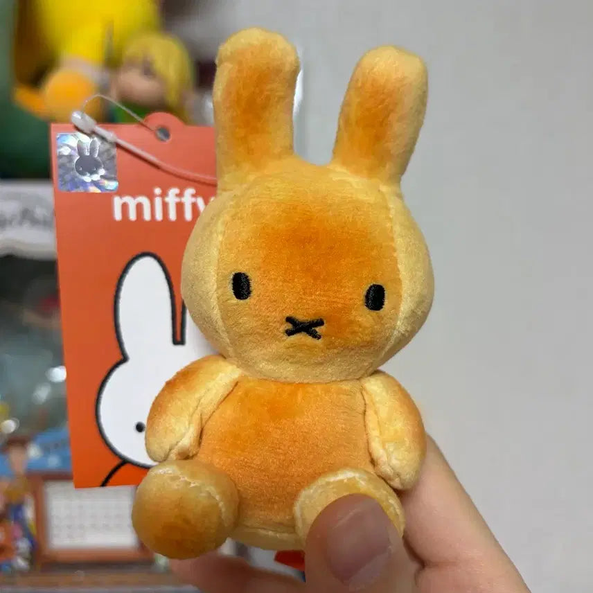 [BUNJANG] Miffy Baked Bread Plush Keychain / 미피 구운빵 인형 키링