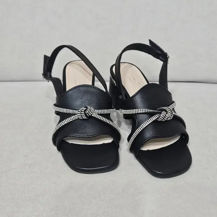 [BUNJANG] Cubic Sandals (225) / 새상품 큐빅 샌들 225