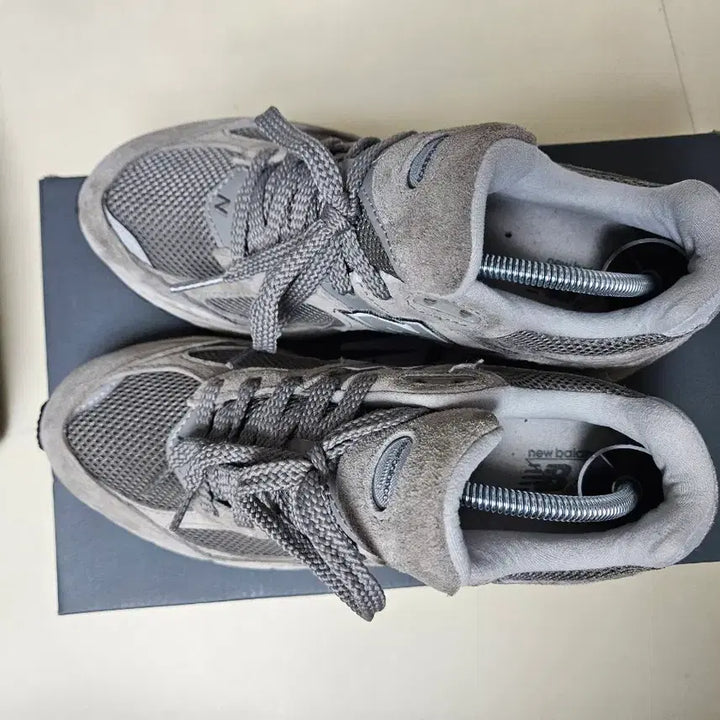 [BUNJANG] New Balance 2002R Grey (ML2002RC) 240mm / 뉴발란스 2002R 그레이 (ML2002RC) 240mm 판매합니다.