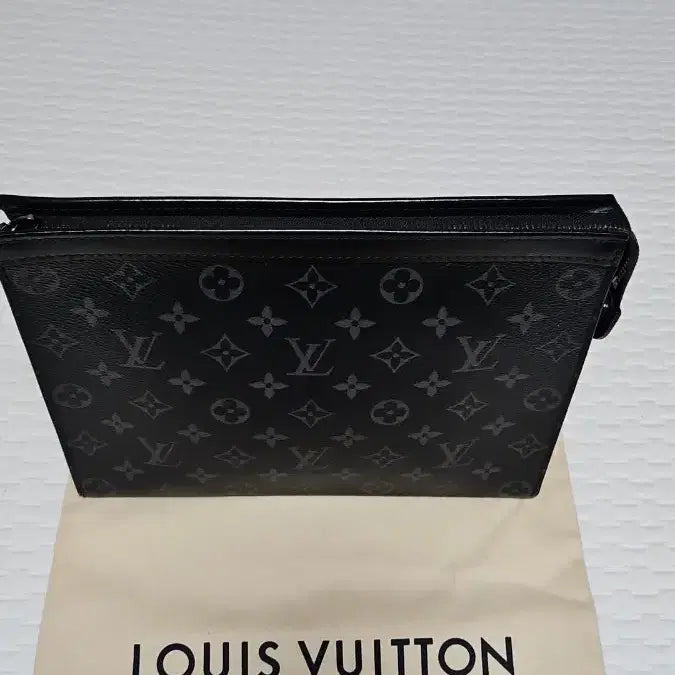 [BUNJANG] Louis Vuitton Monogram Eclipse Clutch / 루이비통 모노그램 이클립스 클러치 급매
