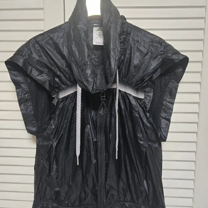 [BUNJANG] Adidas Black Short Sleeve Windbreaker Vest / 아디다스 블랙 반팔 바람막이 조끼