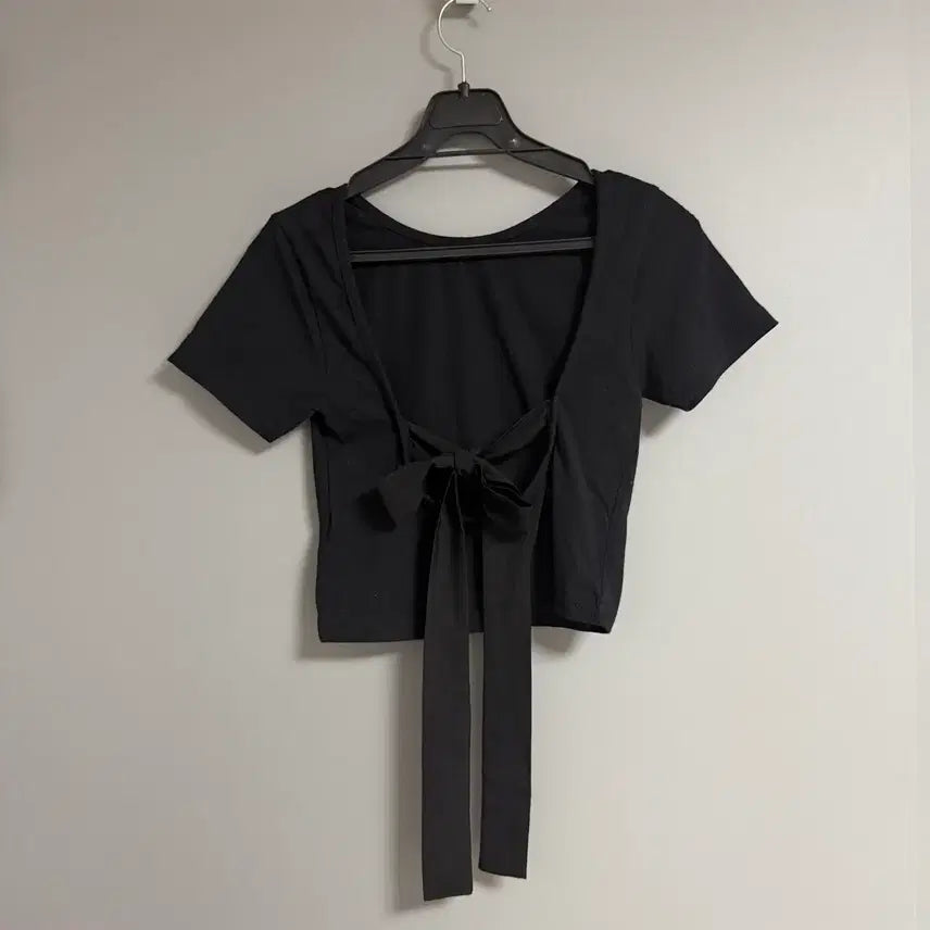 [BUNJANG] Back Ribbon Slit T-Shirt / 백리본 트임 티셔츠