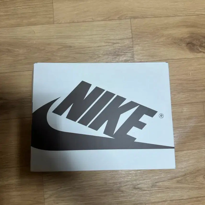 [BUNJANG] Nike Travis Scott Low Reverse Olive (PS) Sneakers / 조던 트레비스 스캇 로우 리버스올리브 220 (ps)