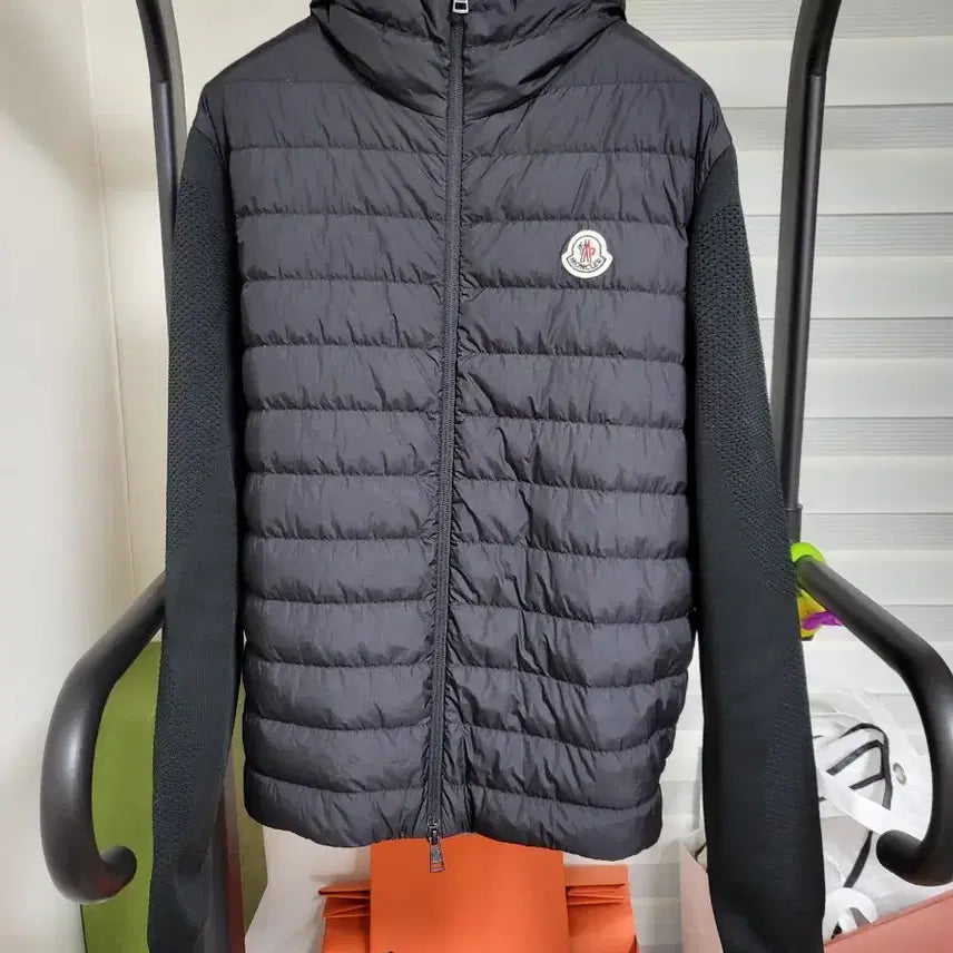 [SOLD OUT] 24SS 몽클레어 트리콧 후드 니트패딩 m
