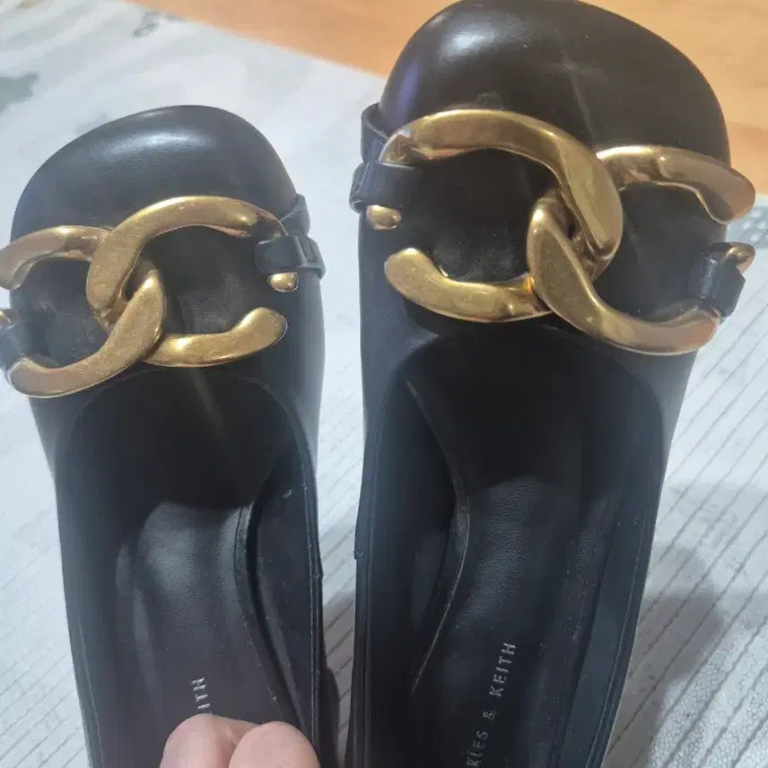 [BUNJANG] Charles &amp; Keith Pumps 235 / 새거)찰스앤키스 펌프스 235