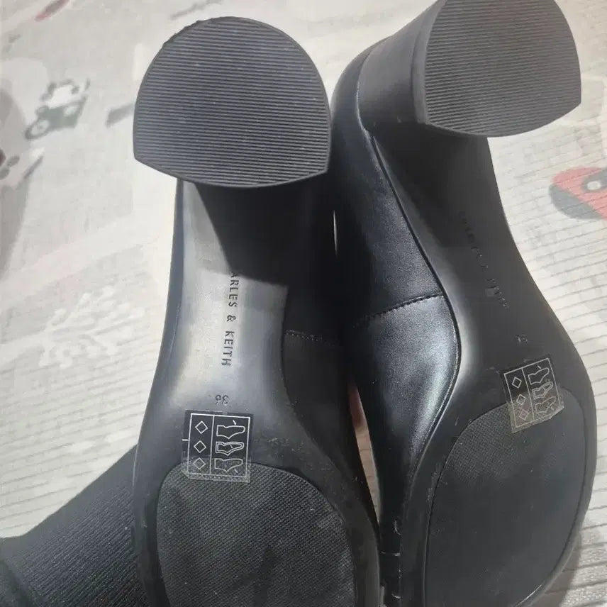 [BUNJANG] Charles &amp; Keith Pumps 235 / 새거)찰스앤키스 펌프스 235
