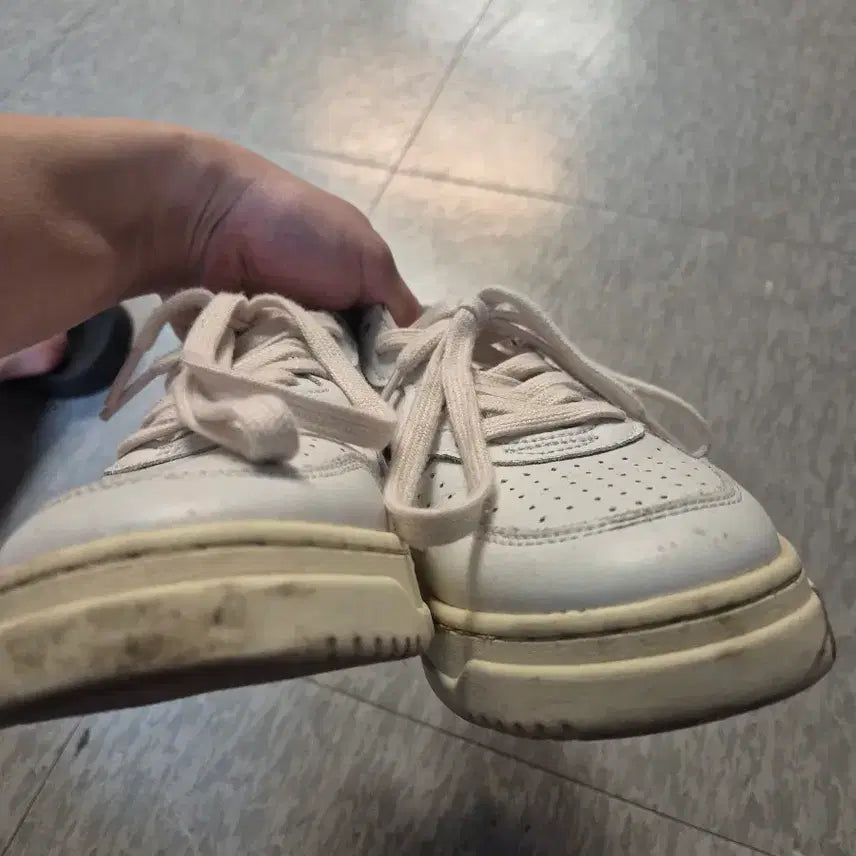 [BUNJANG] Autry Medalist Navy Sneakers / 오트리 메달리스트 네이브 41사이즈