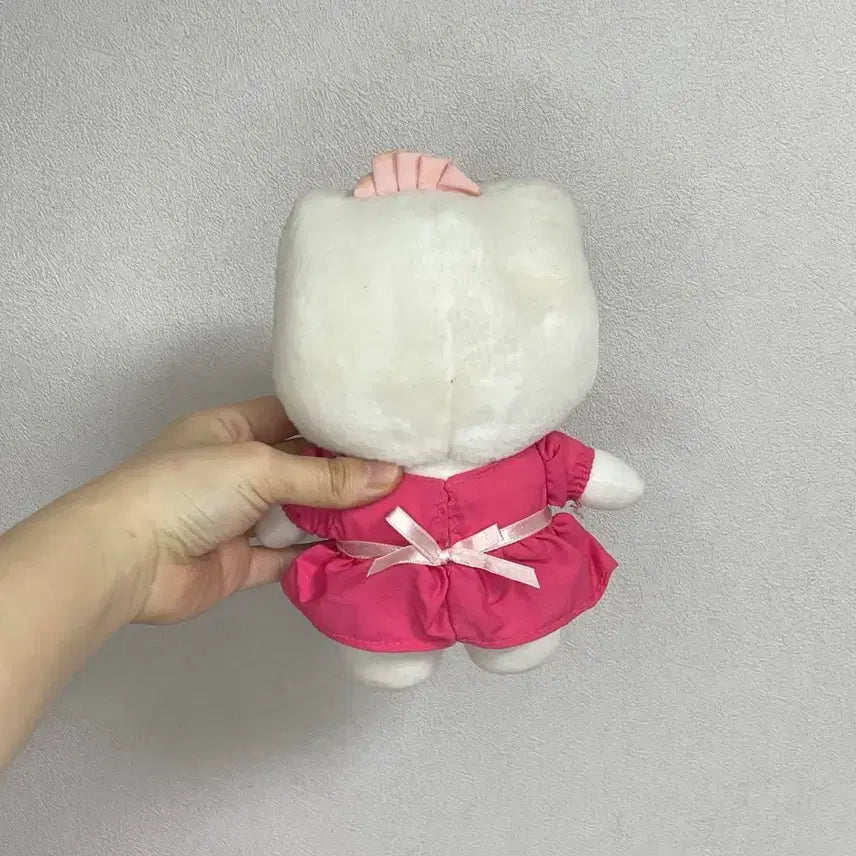 [BUNJANG] Hello Kitty Waitress Maid Outfit Vintage Doll / 헬로키티 메이드복 웨이트리스 고전 키티인형 빈티지