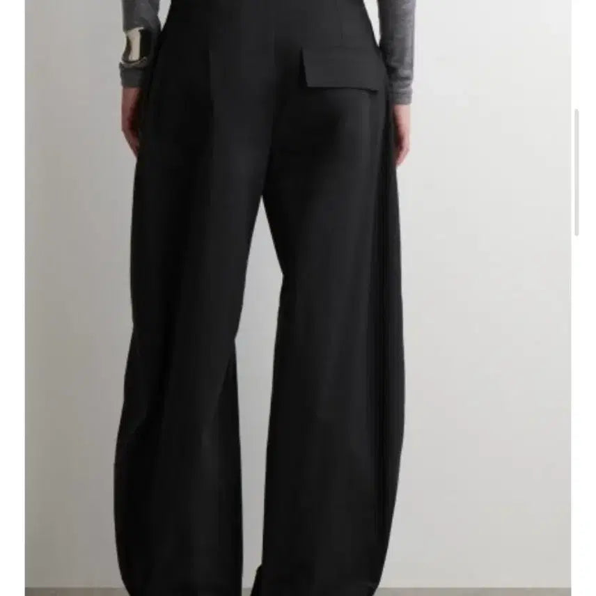 [BUNJANG] COS Utility Barrel Leg Trousers - Black / cos 코스 유틸리티 배럴레그 트라우저34 블랙