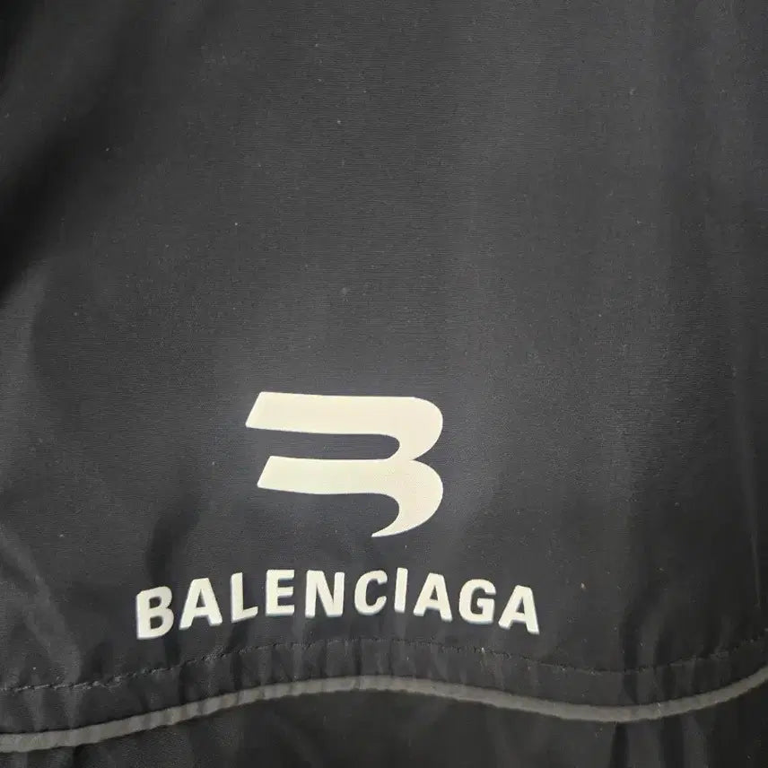 [BUNJANG] Balenciaga Windbreaker Oversized Fit / [XXL]발렌시아가 바람막이 오버핏
