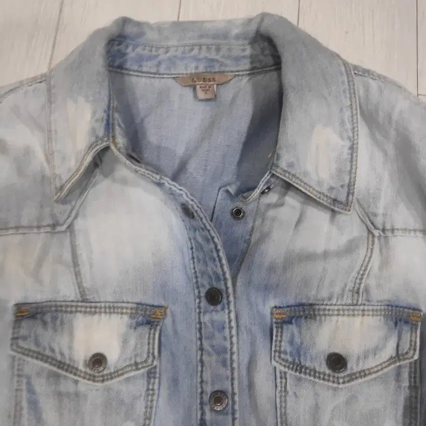 [BUNJANG] GUESS Washed Denim Shirt / GUESS 워싱 데님 셔츠s