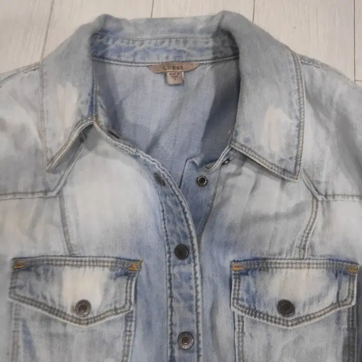 [BUNJANG] GUESS Washed Denim Shirt / GUESS 워싱 데님 셔츠s