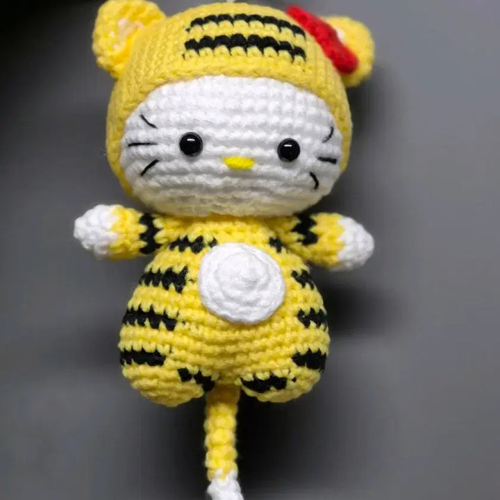[BUNJANG] Hello Kitty Tiger Costume Keyring / 호랑이옷 입은 키티 키링