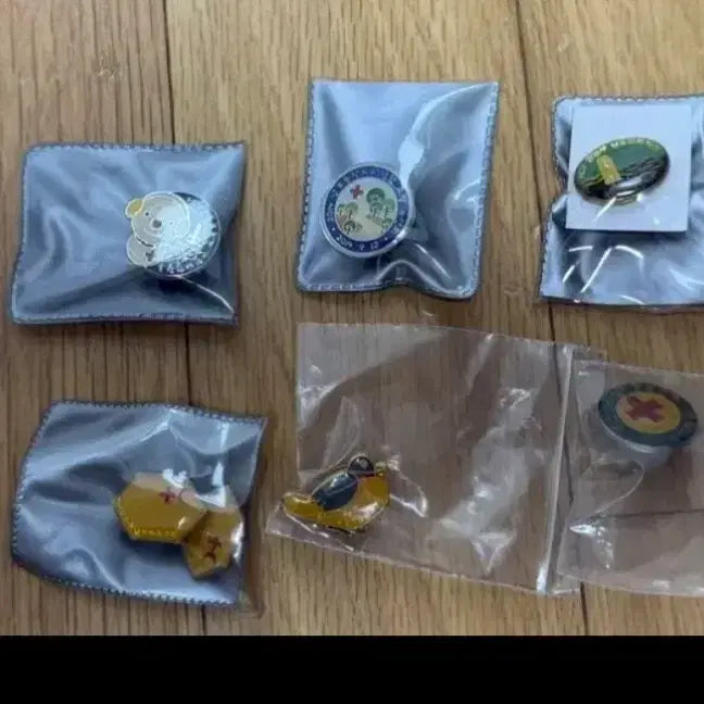 [BUNJANG] Korean Red Cross RCY Badges / 대한적십자사 배지 뱃지 rcy뱃지