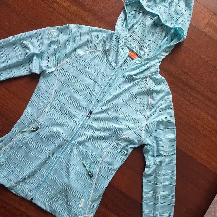 [BUNJANG] Merrell Aqua Punching Hood Zip-up / 머렐 아쿠아 펀칭 후드 집업