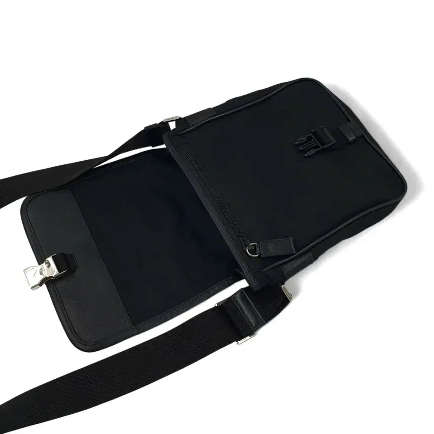 [BUNJANG] Prada Re-Nylon Black Mini Messenger Bag / 프라다 삼각로고 리나일론 블랙 미니 메신저백 숄더백