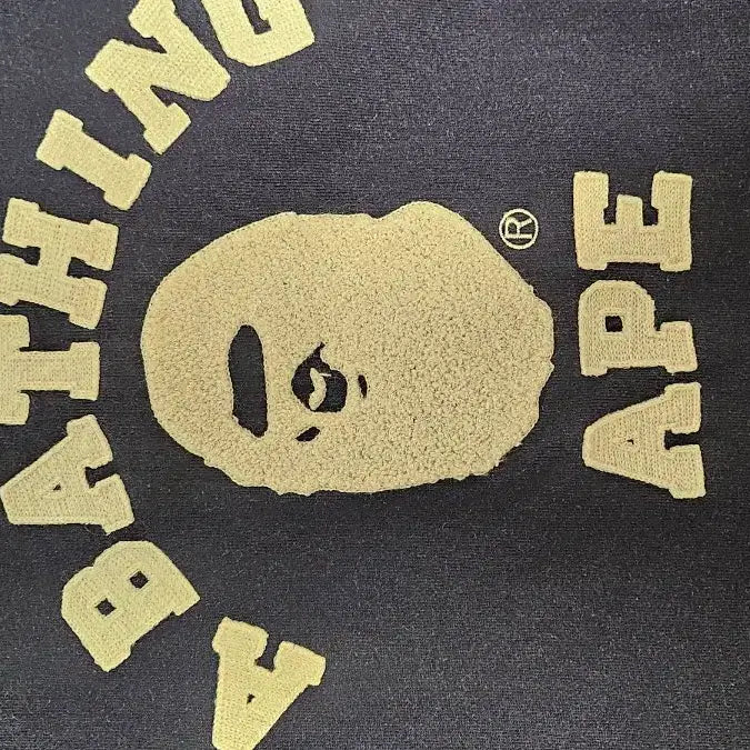 [SOLD OUT] 베이프 자수 맨투맨 L