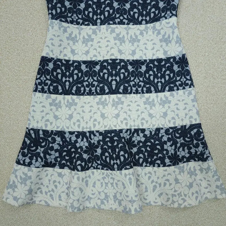 [BUNJANG] Sisley Ethnic Pattern Sleeveless Dress / (42)시슬리 여성 민소매 원피스 에스닉 W3082