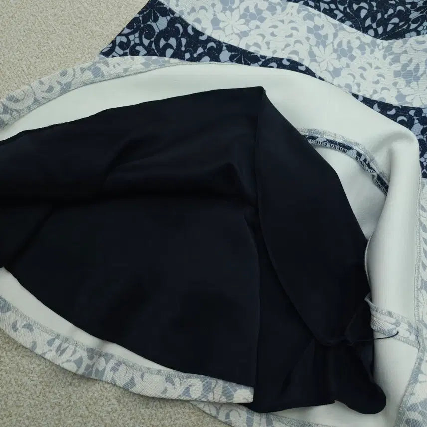 [BUNJANG] Sisley Ethnic Pattern Sleeveless Dress / (42)시슬리 여성 민소매 원피스 에스닉 W3082
