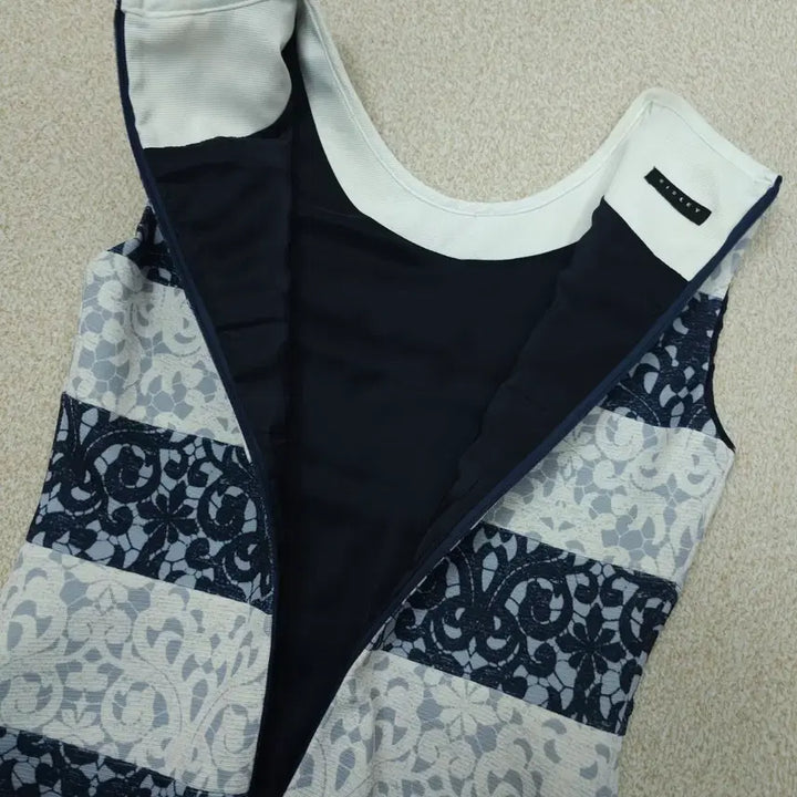 [BUNJANG] Sisley Ethnic Pattern Sleeveless Dress / (42)시슬리 여성 민소매 원피스 에스닉 W3082