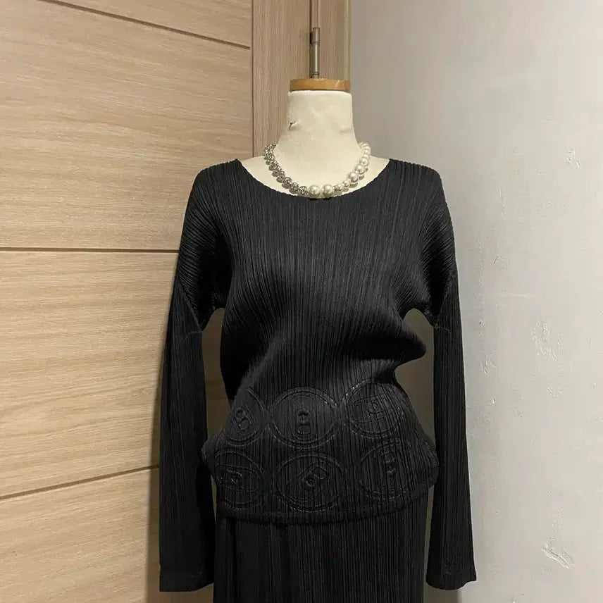 [BUNJANG] 이세이미야케  플리츠 플리즈 캔 엠보스 투피스 / 이세이미야케  플리츠 플리즈 캔 엠보스 투피스(마지막가격)