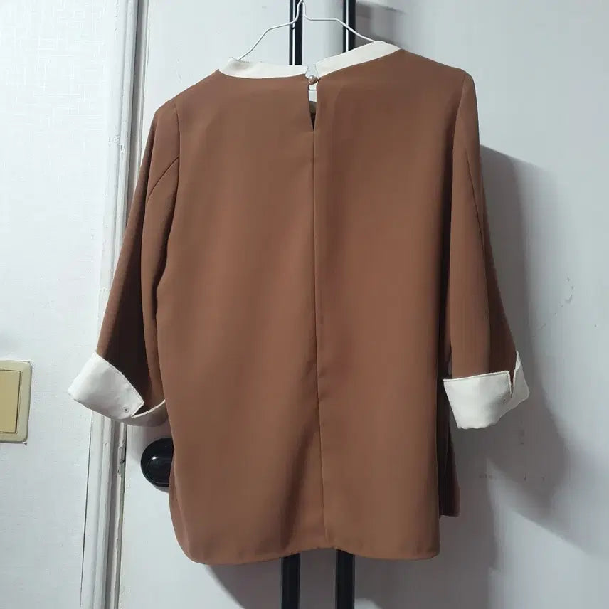[SOLD OUT] 아이잗바바 블라우스 브라운 여성66