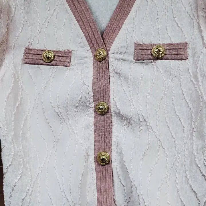 [SOLD OUT] 핑크 퍼프 반팔 블라우스 금장 단추