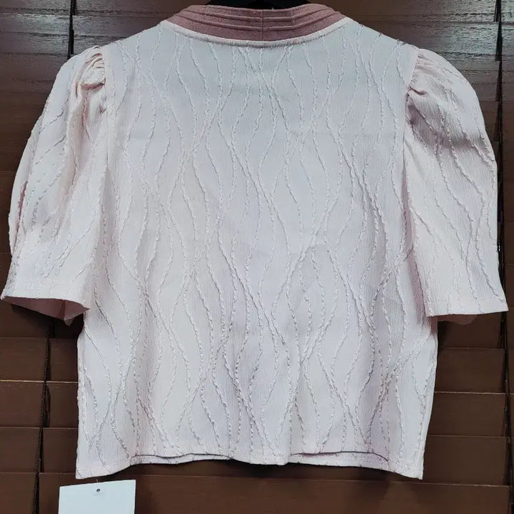 [SOLD OUT] 핑크 퍼프 반팔 블라우스 금장 단추