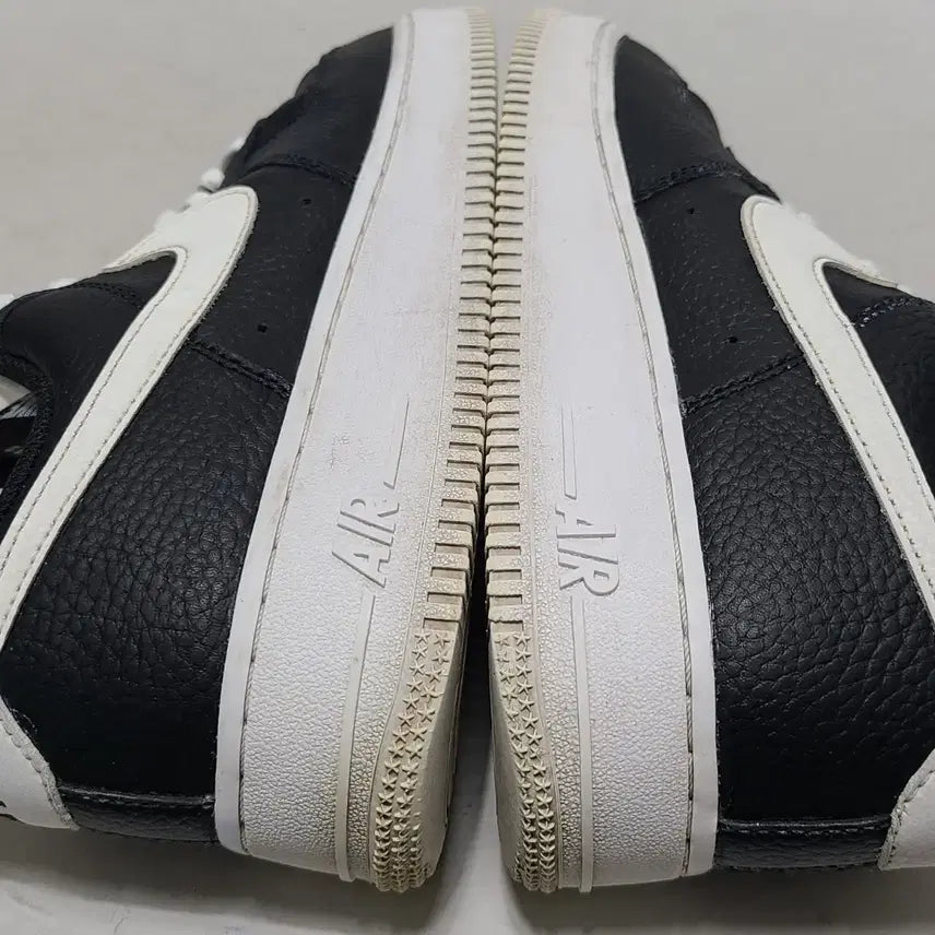 [BUNJANG] Nike Air Force 1 Black Sneakers / 2) 255 나이키 에어포스1