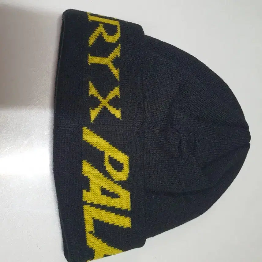 [SOLD OUT] 팔라스 아크테릭스 블랙 비니 모자