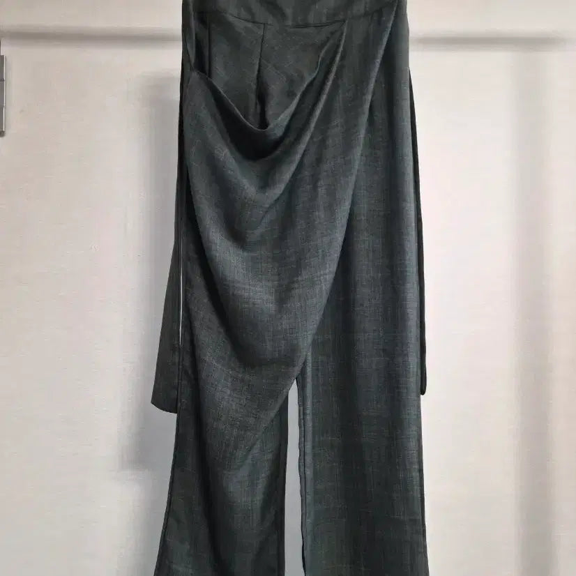 [SOLD OUT] 새옷 랩 디자인 와이드 팬츠 회색