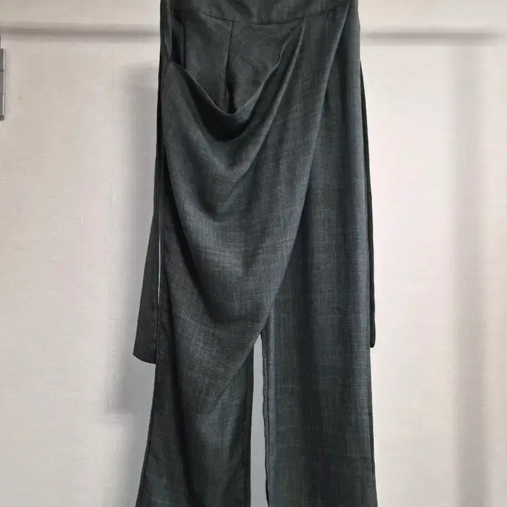 [SOLD OUT] 새옷 랩 디자인 와이드 팬츠 회색