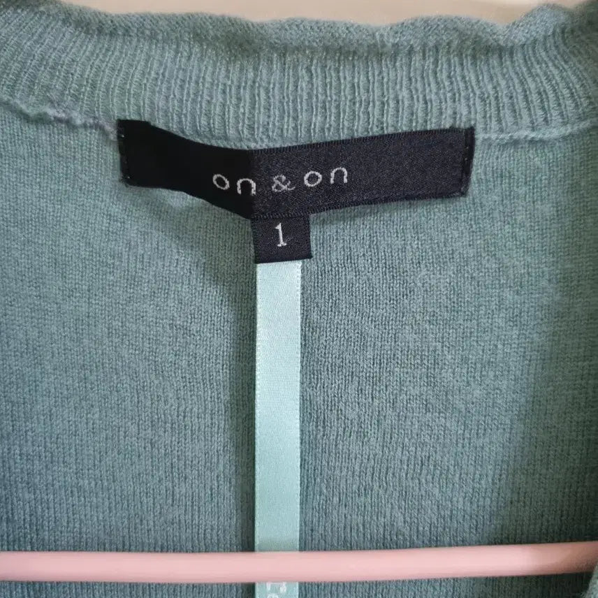 [BUNJANG] On&amp;On Cardigan / 온앤온 가디건