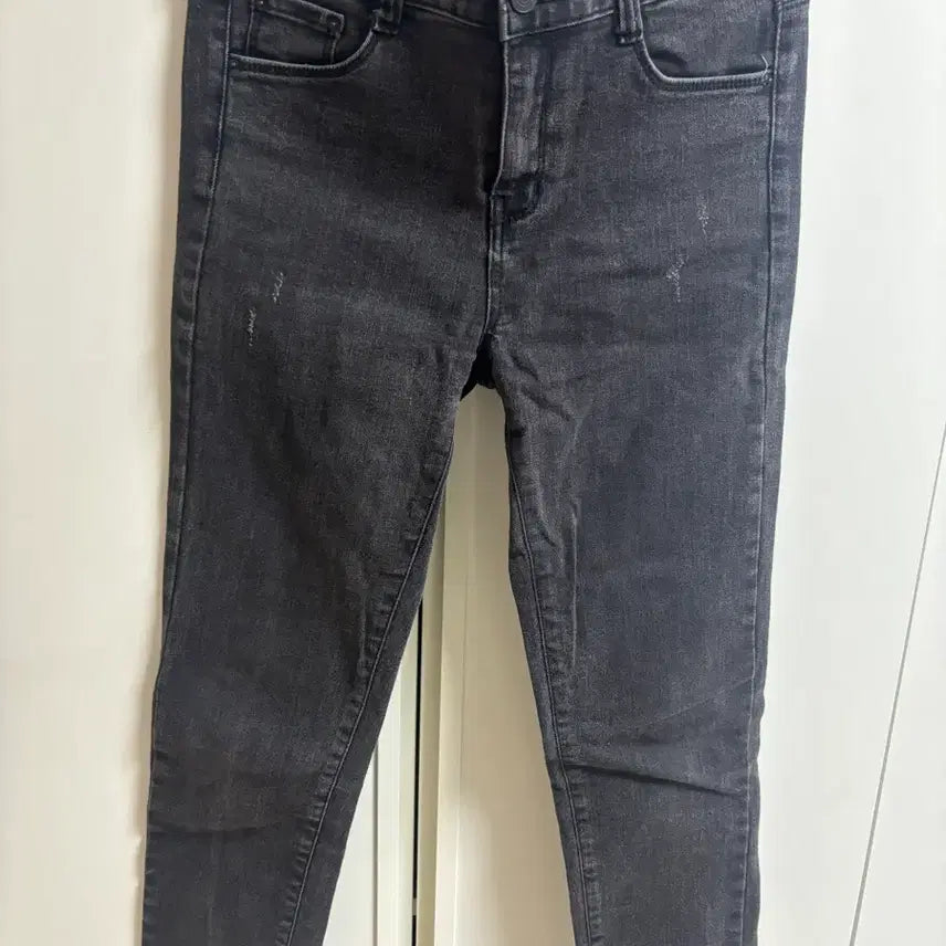 [BUNJANG] Black Denim Cut-Off Jeans / 블랙 데님 컷오프진